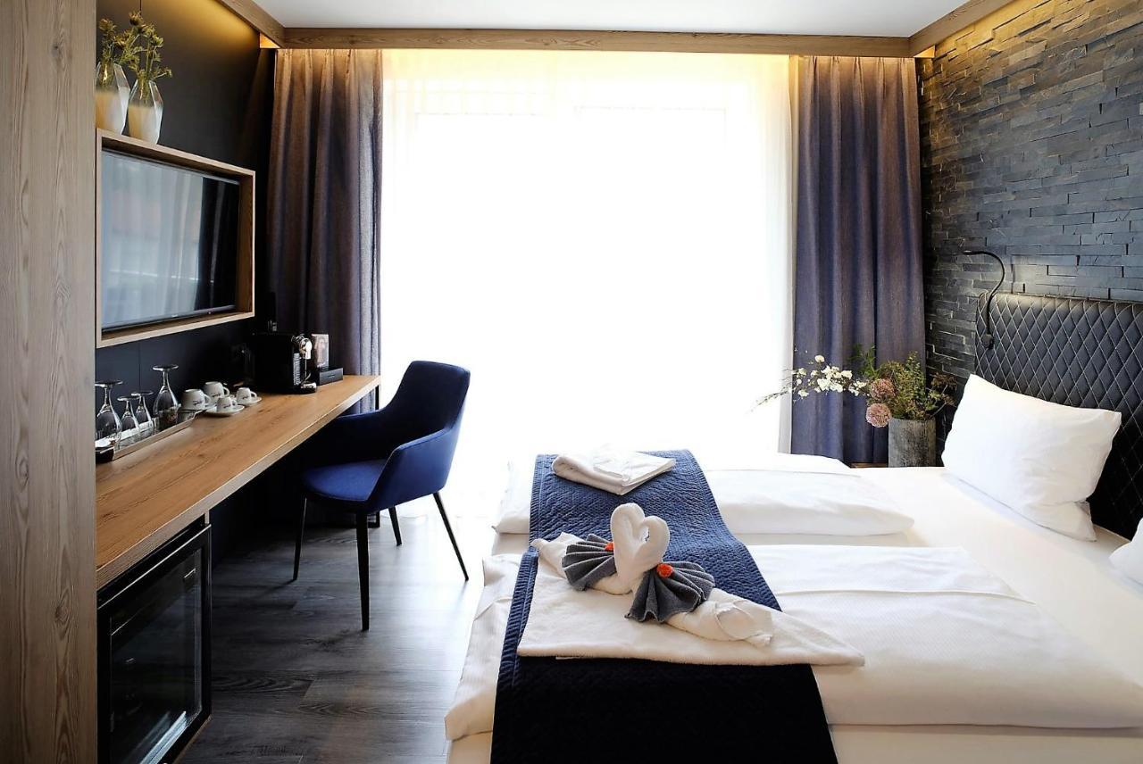 Art&Galerie Hotel Lenz Plauer See Fuenfseen Exterior foto
