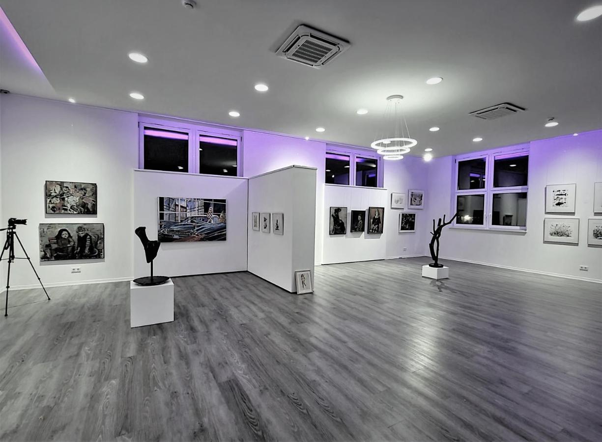 Art&Galerie Hotel Lenz Plauer See Fuenfseen Exterior foto